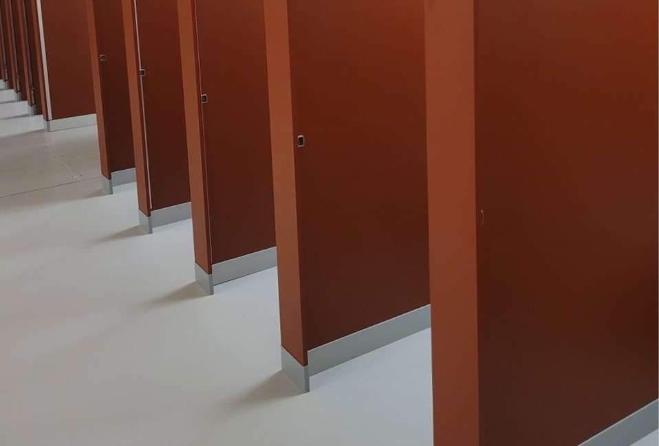 venesta-washrooms-case-study-factory-international-pilaster