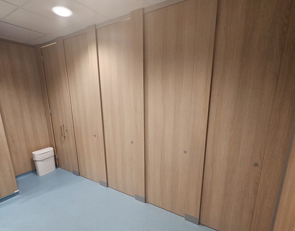 Venesta Washrooms Case Study Addenbrooke's Hospital Titan Cubicles 2 (2)